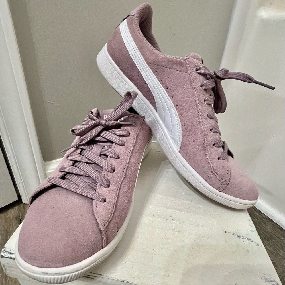 Puma Women's Sneakers in Mauve and White